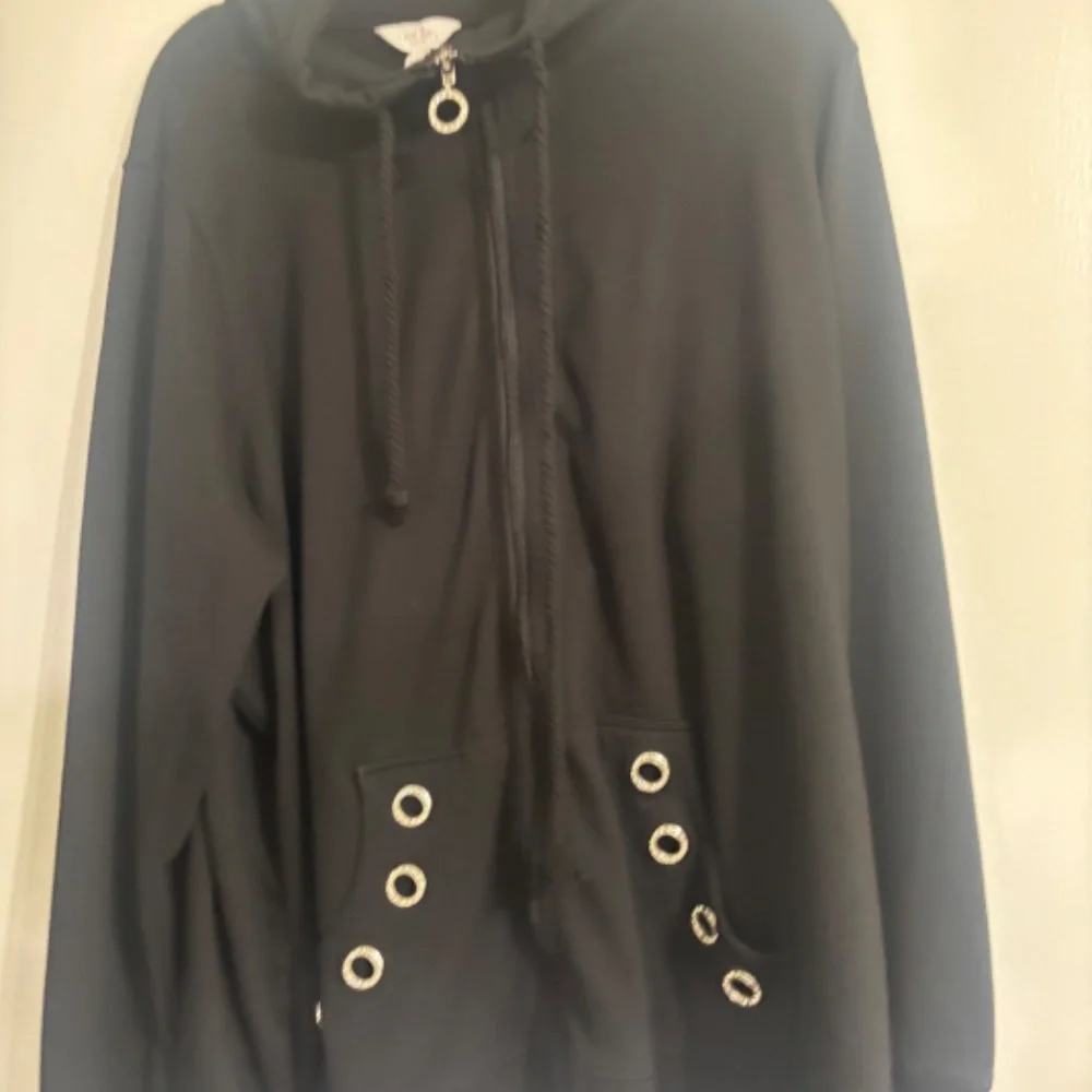 GORGEOUS Plus Size Black Knit Zip Cardigan Jacket with embellishments 2X - Picture 8 of 8